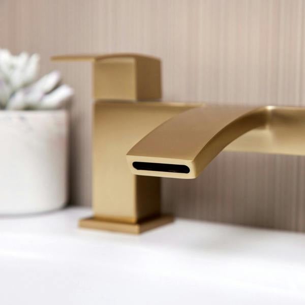 Flode Boras | Bath Filler | Brushed Brass