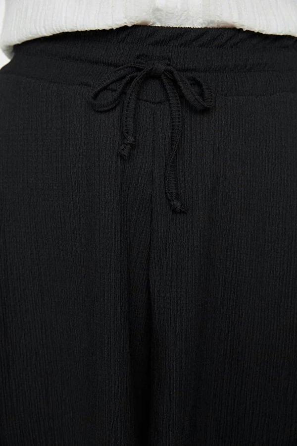 Regular Fit Normal Waist Textured Knit Shorts