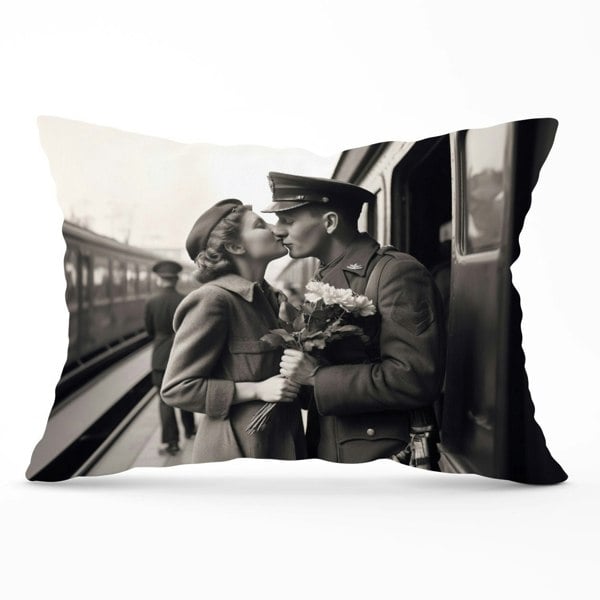 Warren Reed A Kiss Goodbye Cushions