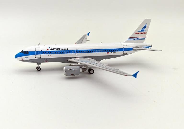 MCSlots American Airlines Piedmont Airlines A319-112 N744P 1:200 Inflight200 IF319AA744
