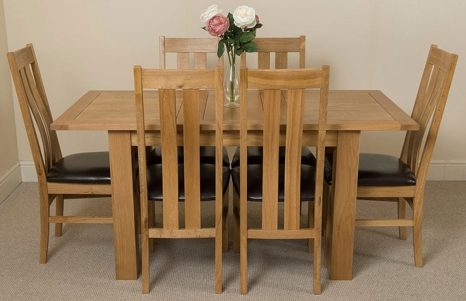 That's Furniture Hampton Small Oak Extending Dining Table with Princeton Oak Chairs