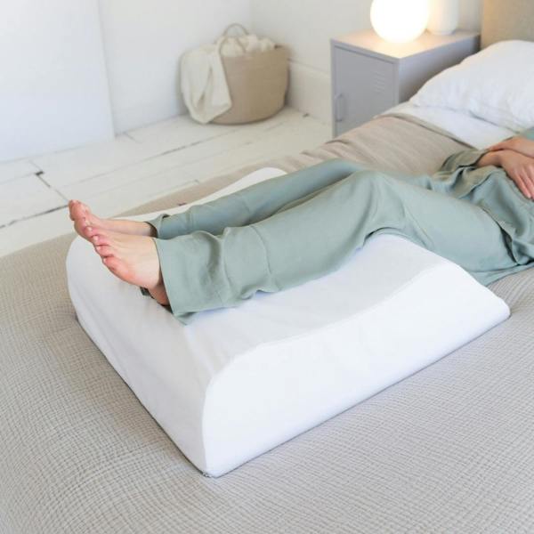 Leg Pillow - Elevation Support Wedge - Putnams