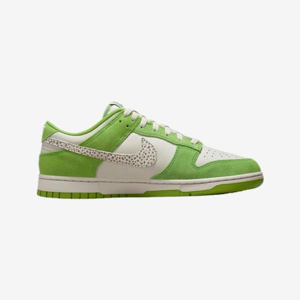 Nike DR0156-300 Safari Swoosh Sneakers   in  Green