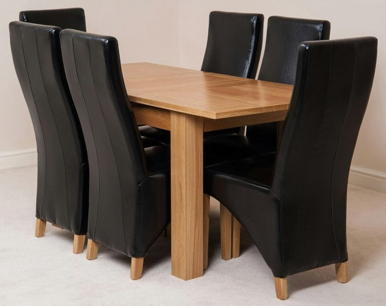 That's Furniture Hampton Small Oak Extending Dining Table with Lola Leather Chairs