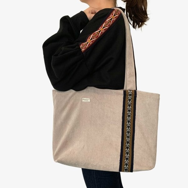 Handmade Stories Beige zero waste tote bag with Andean motifs