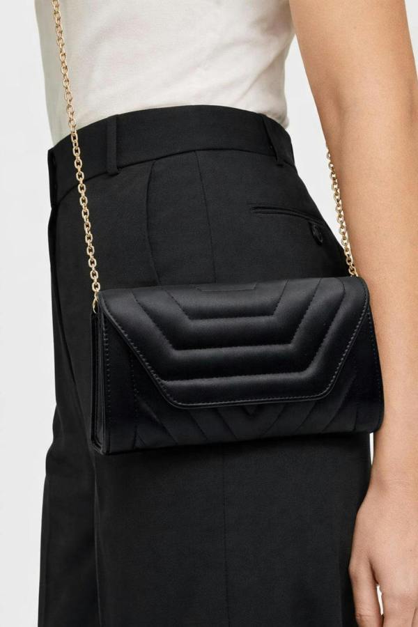 SVNX Quilted Chain Clutch Bag in Black