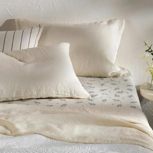 Soak&Sleep Chalky White French Linen Bed Set
