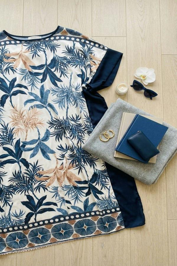 Taisley Oversized Batwing Maxi Dress With Tropical Print - Navy