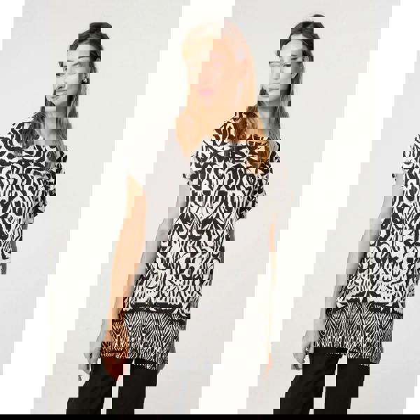 Blue Vanilla Round Neck Top With Abstract Print