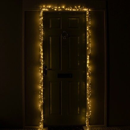 Samuel Alexander 5.5m 440 LED SupaBrights Door Christmas String Lights with Timer in Warm White
