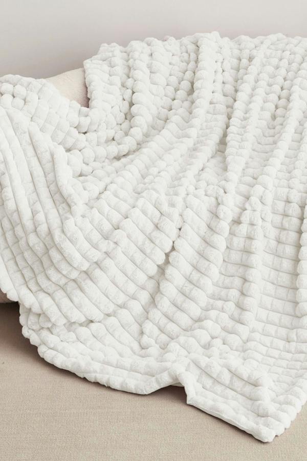 Ezysleep Super Soft Luxury Faux Fur Box Throw