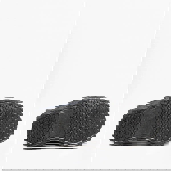 1637853937-18316100.jpg
