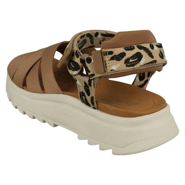 Clarks Ladies Clarks Strappy Detailed Platform Sandals DashLite Cross