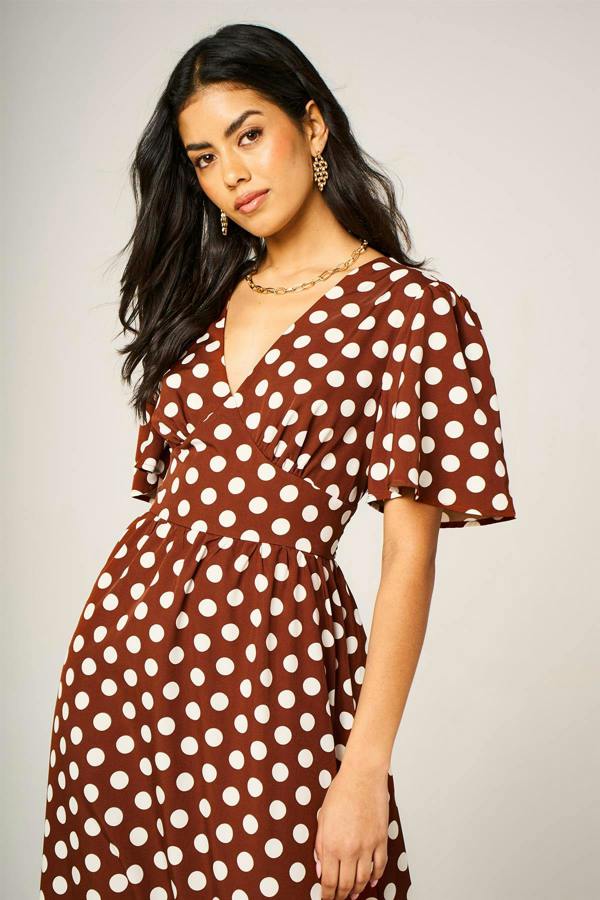 FS Collection Dot Print Angel Sleeve V Neck Frill Hem Midi Dress In Brown