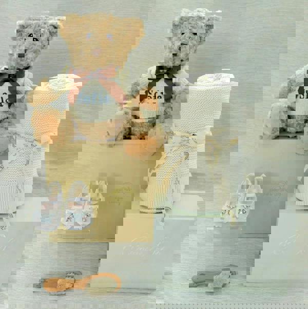 THE BABY GIFTING COMPANY X ARUNA SETH IVORY GIFT SET