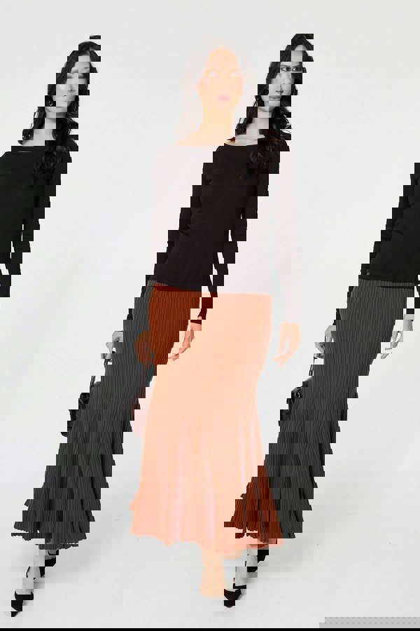 Rust | Stripe Pleated Texture Knit Maxi Skirt : Model is 5'9"/175 cm and wears UK8/EU36/US4/AUS8
