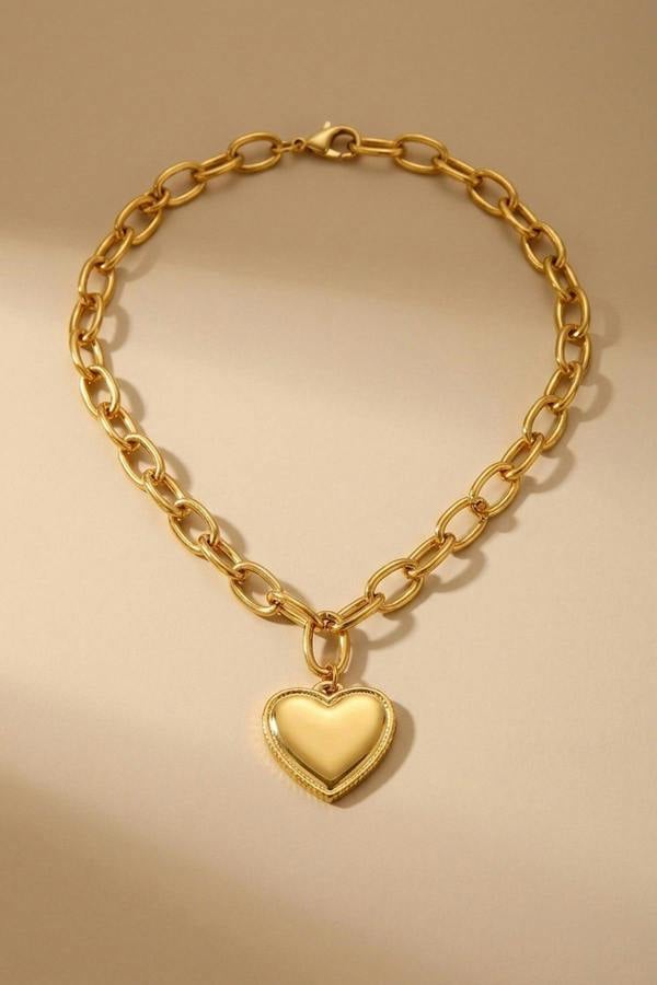 ARIIRA Jaya Chunky Link Heart Pendant Necklace