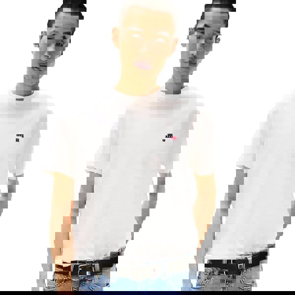 Tommy Hilfiger Tommy Jeans Reg Logo Badge T-Shirt Ecru