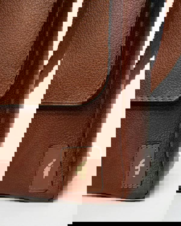Gabicci AGABB04 Leather Blake Messenger Bag CHESTNUT