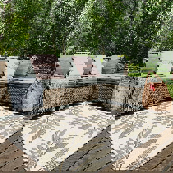 Trailing Leaves Design Reversible Outdoor Rug in Green & Brown