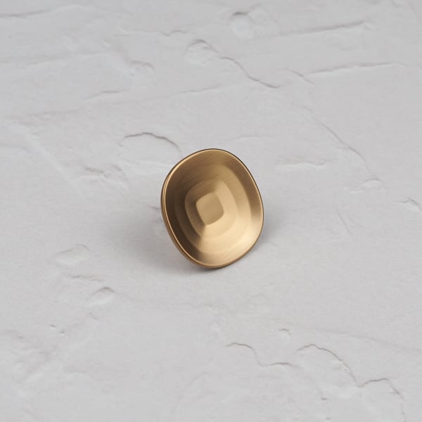 Handle & Home Dark Bronze Rippled Handles and Coordinating Disc Knob