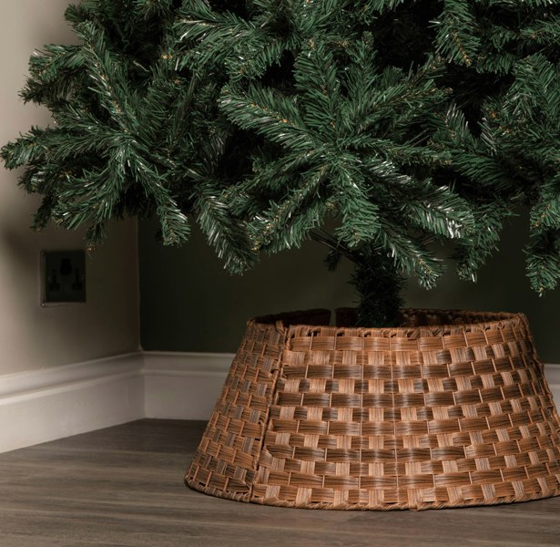 Samuel Alexander 40/58cm Samuel Alexander Medium KD Plastic Wicker Rattan Woven Christmas Tree Skirt in Brown