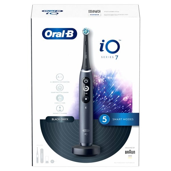 Oral-B iO 7 Electric Toothbrush - Black