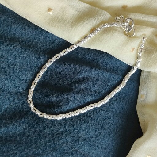 The Colourful Aura 925 Silver Cowrie shell Indian Payal Anklet