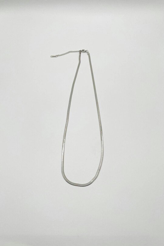 SVNX Slim Snake Chain Necklace in Silver