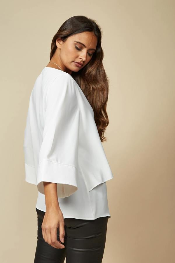 Hoxton Gal Layered Top With 3/4 Sleeves in White with Necklace
