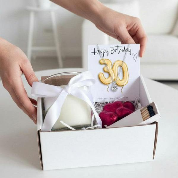 Aye Do Gifts Small 30th Birthday Gold Balloon Hamper | Necklace, Chocolate & Candle