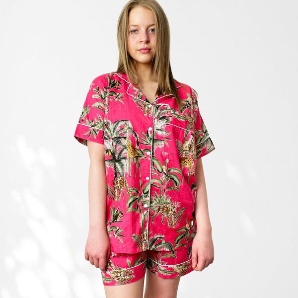 Hayley & Co Giraffe Print 100% Cotton Short Pyjama Set in Pink