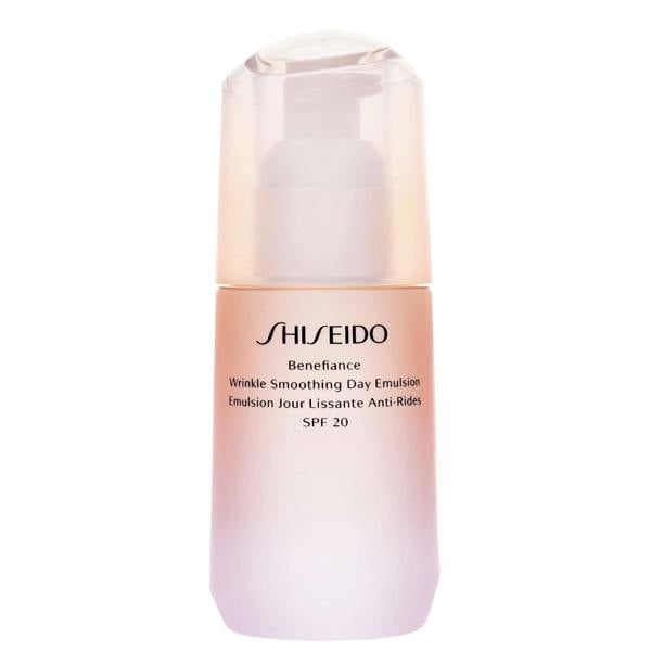 Shiseido Benefiance: Wrinkle Smoothing Day Emulsion SPF20 /