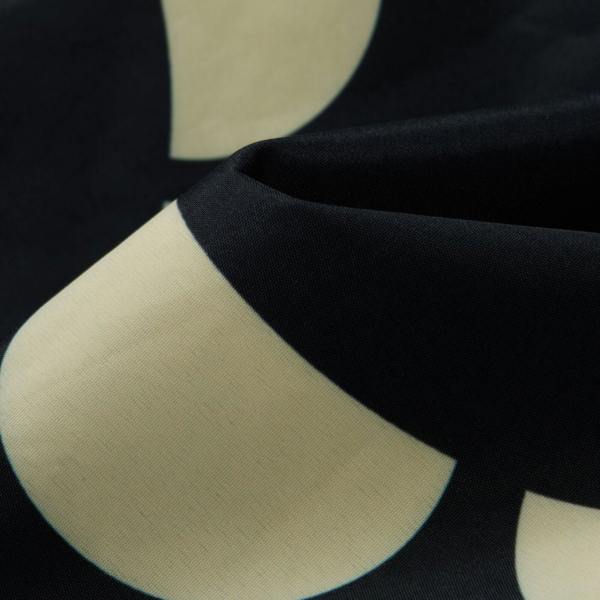 Regatta Womens/Ladies Orla Kiely Daisy Hoop Changing Robe - Black - 