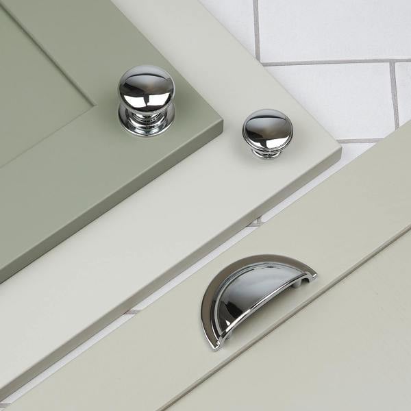 Handle & Home Polished Chrome Knobs and Coordinating Handle