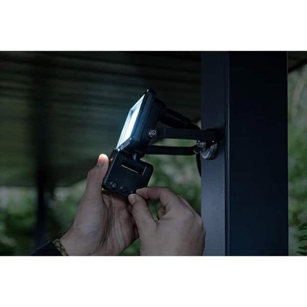 Brennenstuhl LED Spotlight JARO 1060 P - Outdoor Floodlight With Motion Sensor
