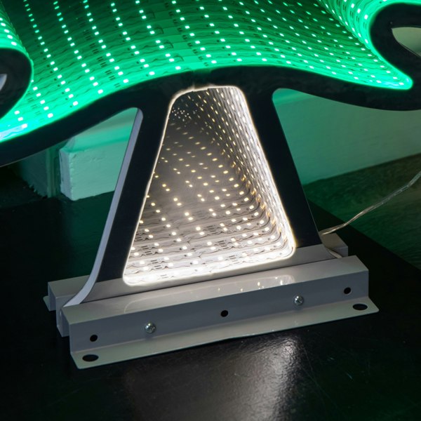 Samuel Alexander 95cm Infinity Light up Christmas Tree Decoration with Green LEDs on Metal Base