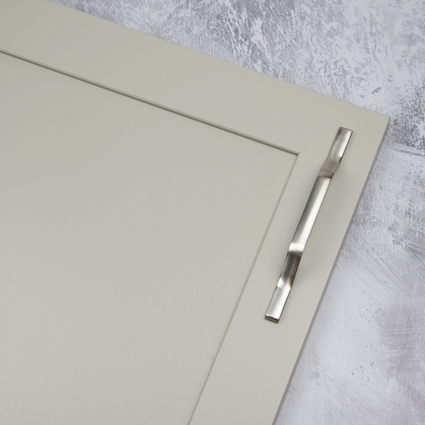 Handle & Home 160mm / 192mm Satin Brushed Nickel Strap Cabinet Handle