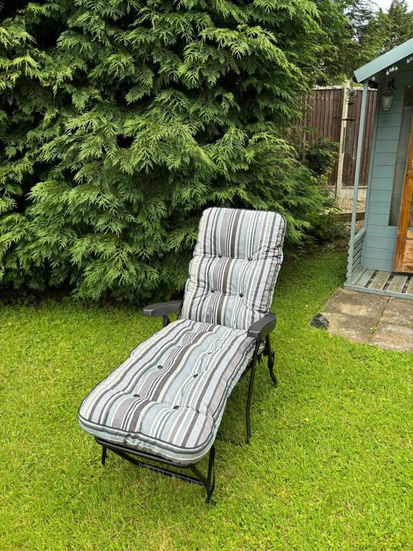 Deluxe Garden Lounger | Multi-Pattern Reclining Sun Lounger 118CM x 58CM x 118CM Sandbanks Grey (Black Frame) The Garden Furniture Shop