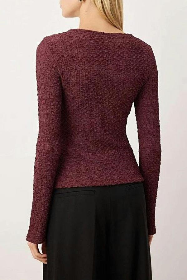 WOVCOR Textured Long Sleeve Knit Blouse with Accessory Detail
