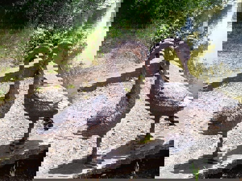 Inspirational Gifting Pair of Geese Garden Sculpture Ornaments