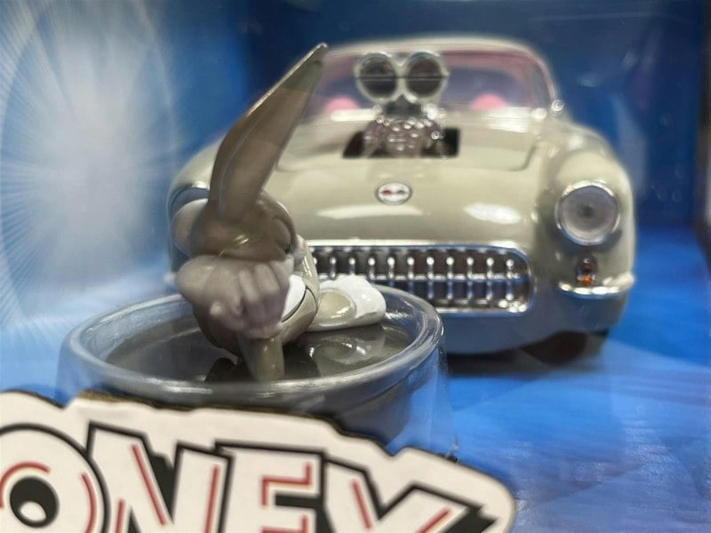 Jada Bugs Bunny Looney Tunes and 1957 Chevrolet Corvette 1:24 Jada 253255041