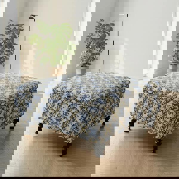 Classic British Design Ottoman Square Coffee Table – Refined Storage & Versatile Living - ISTOOLS