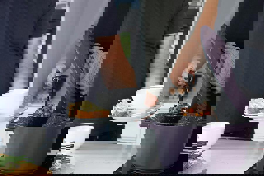 MasterClass 4L Cast Aluminium Casserole Dish with Lid, Non-Stick, Purple, 24cm