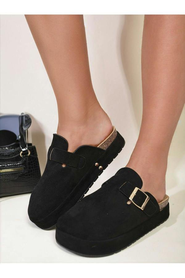 Paulina Chunky Closed Toe Buckle Sandals - Black