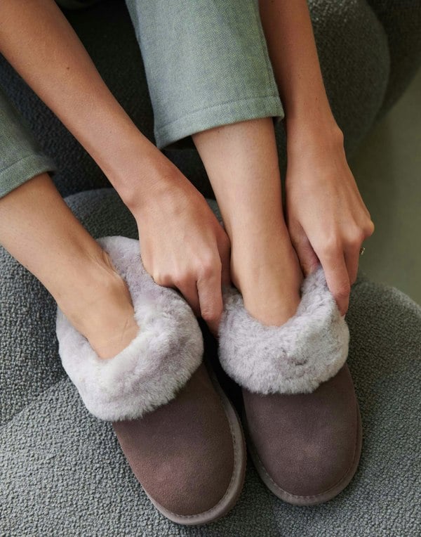 Women's Heather Sheepskin and Suede Slipper Boots – Truffle - British Boxers