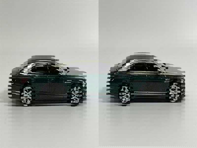 Mini GT Bentley Flying Spur White Sand Verdant RHD 1:64 Mini GT MGT00867R