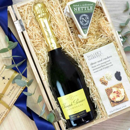 Heather and Bale Festive Kirkley Champagne Hamper
