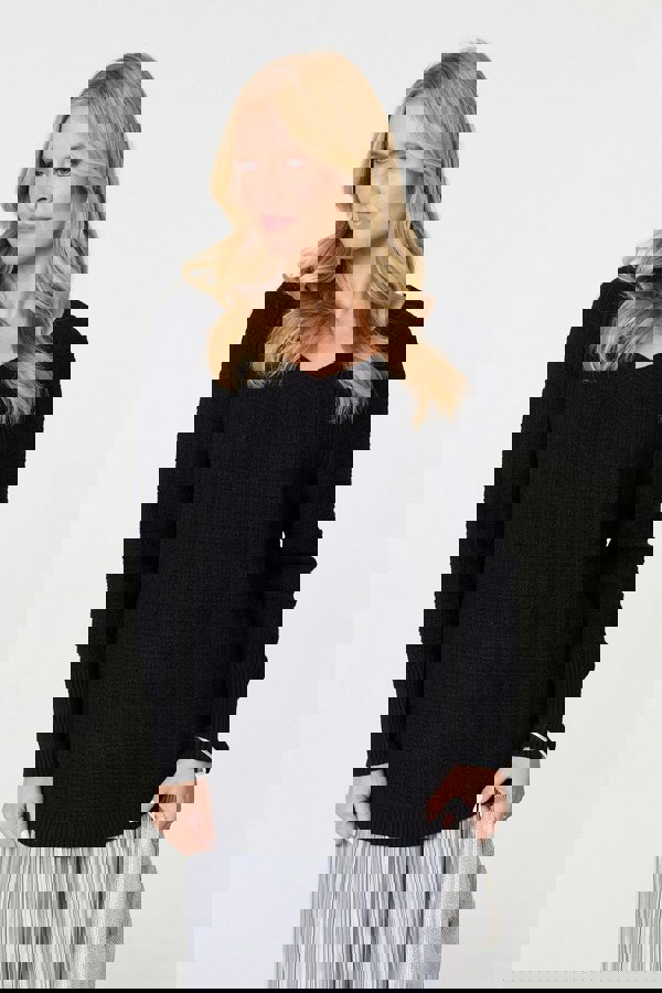 Black | Textured V-Neck Relaxed Curve Hem Jumper
