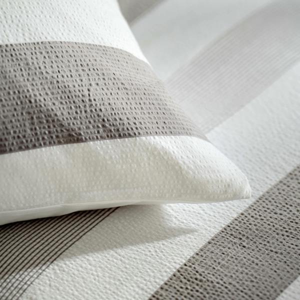 Soak&Sleep White/Grey Multi Seersucker Stripe Duvet Cover